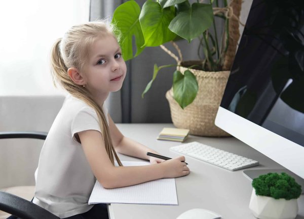 Quelle est l'importance des formations en éthique journalistique à l'ère des fake news ?